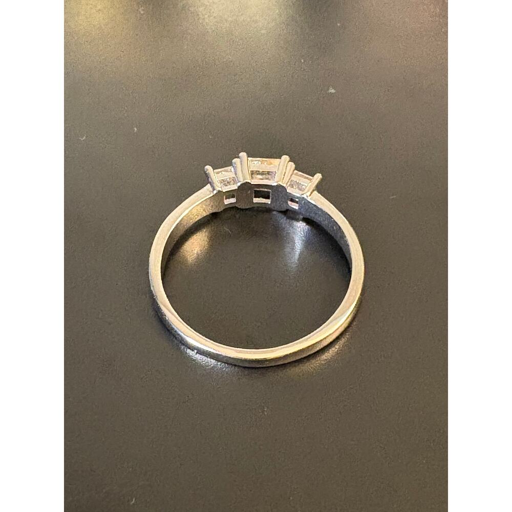 SZ 8 - Moissanite 1CTW, 3 Stone Silver Ring w/ GRA - Picture 6 of 8